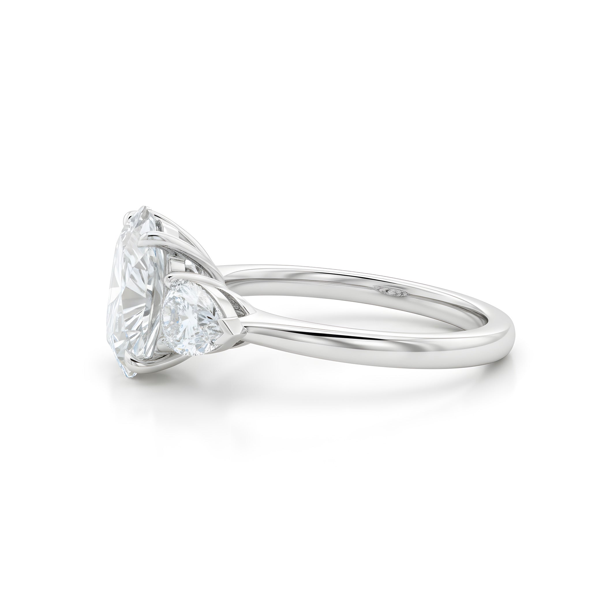 טבעת שלושה יהלומים אובל