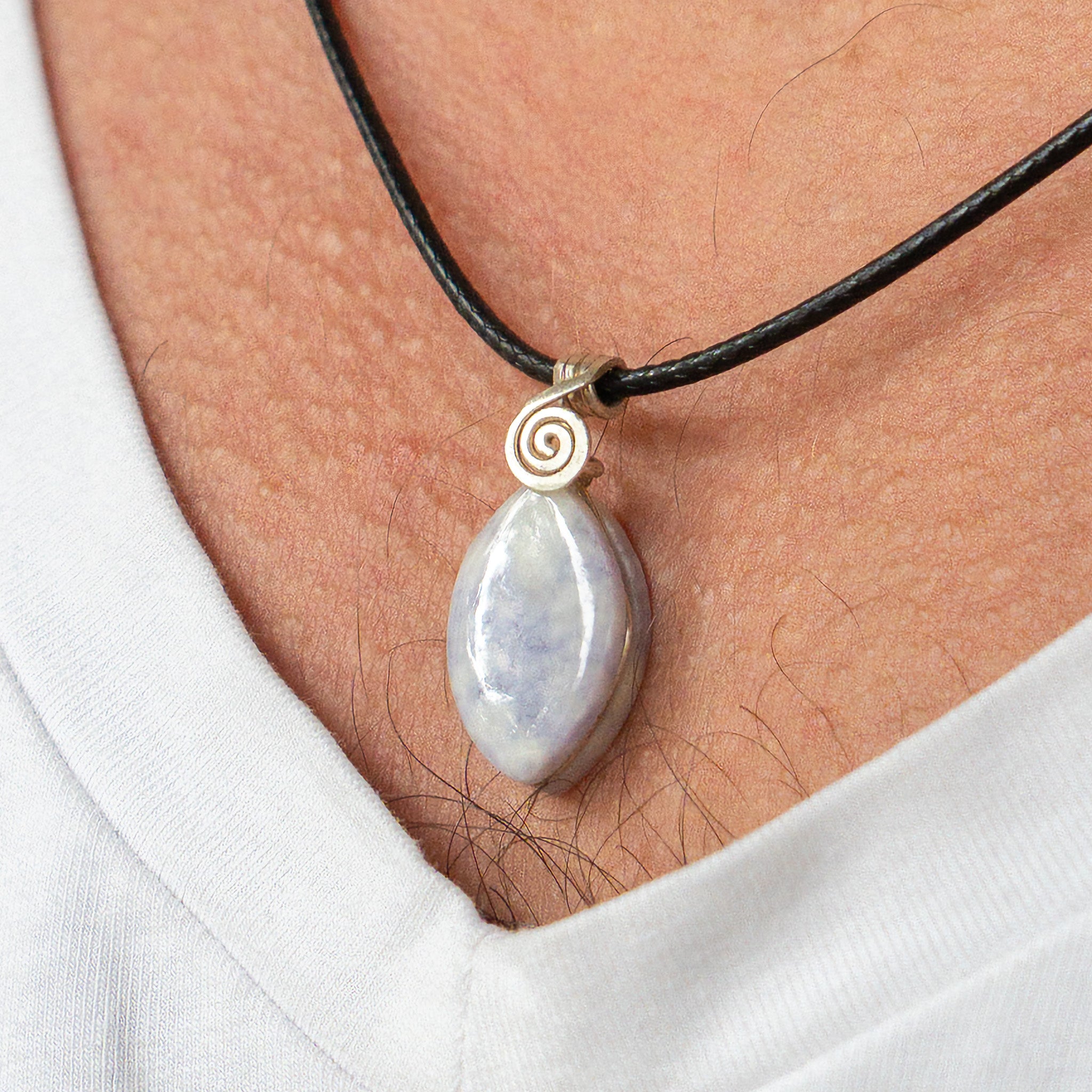 Jade Necklace - Khaku